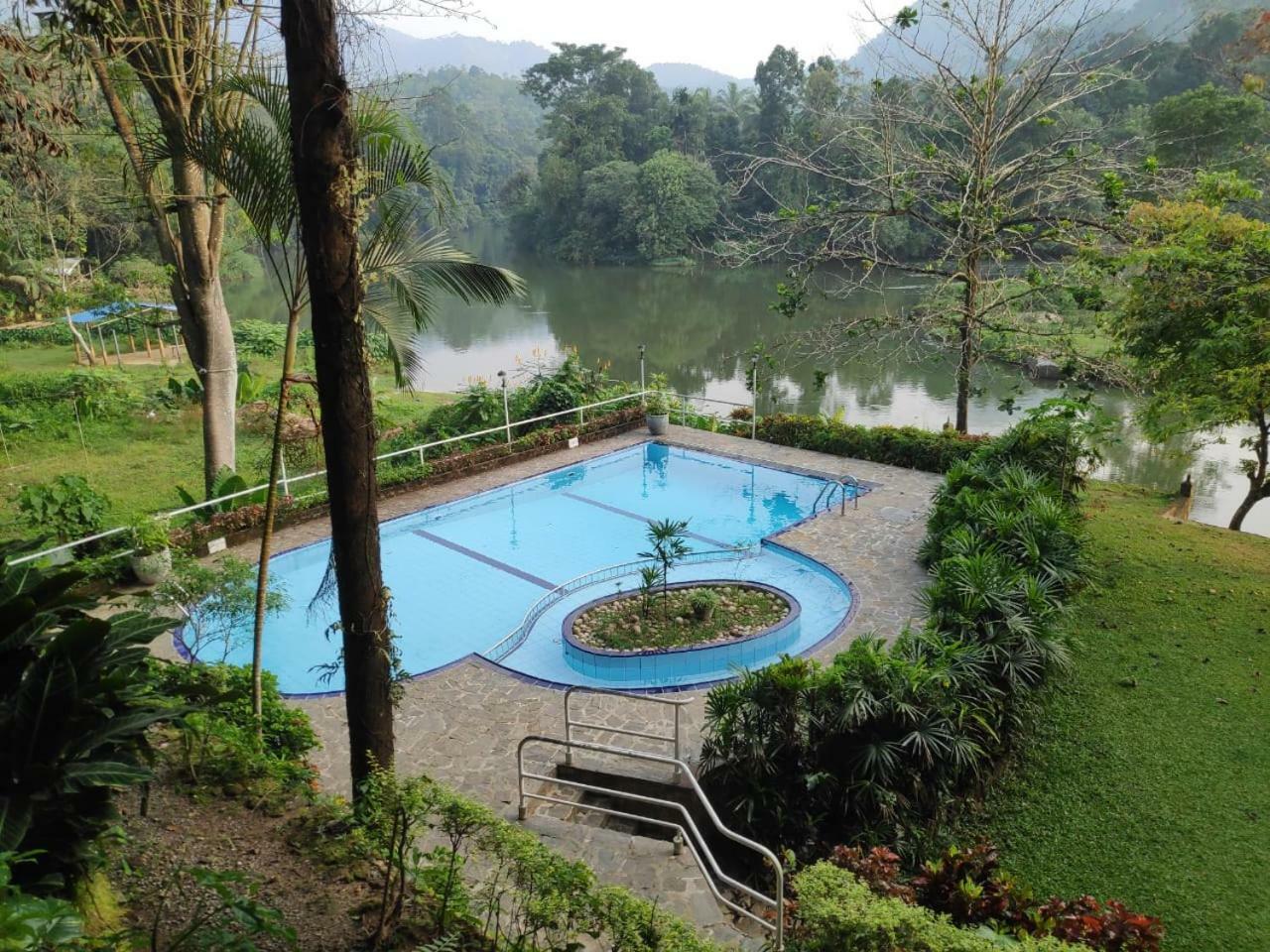 Plantation Hotel Helarambe Bagian luar foto